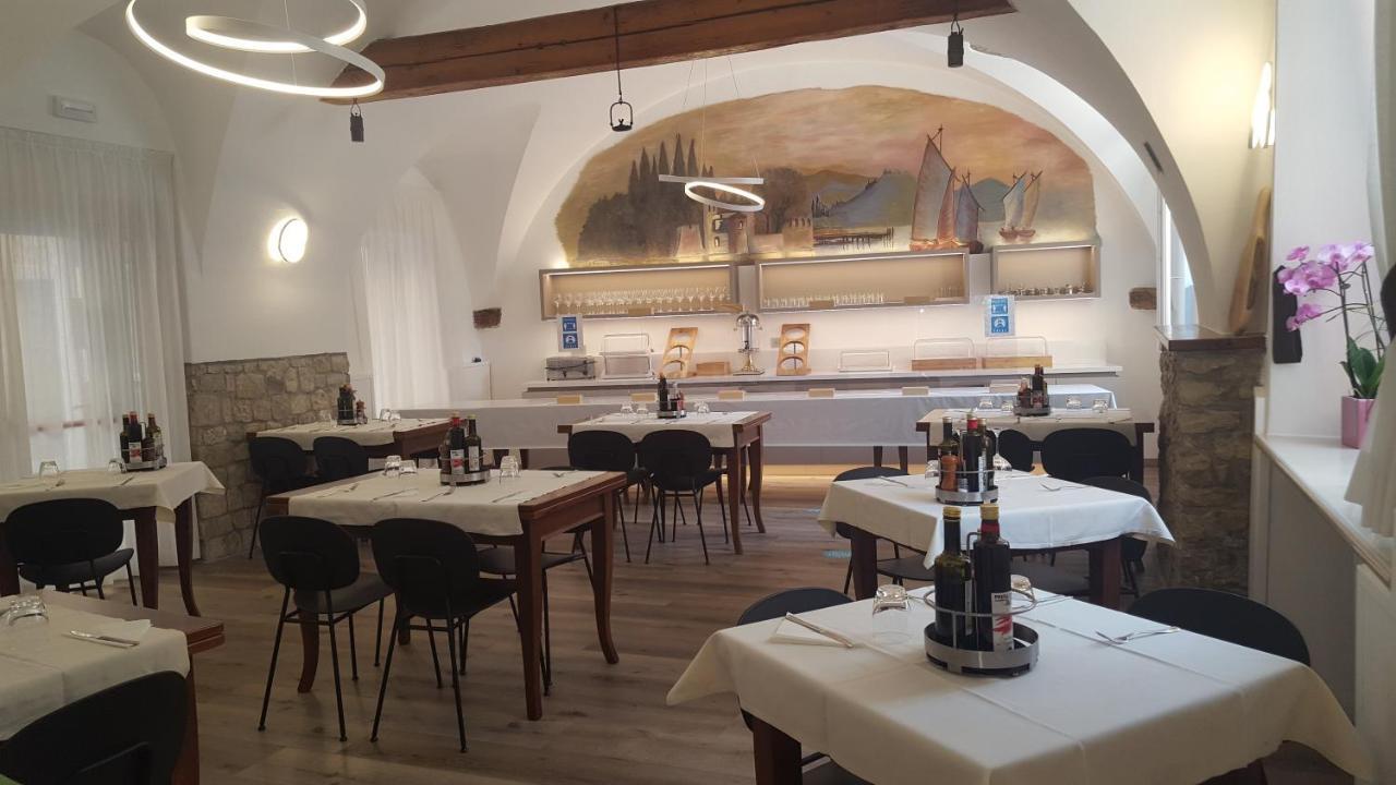 Hotel Pace Brenzone sul Garda Bagian luar foto