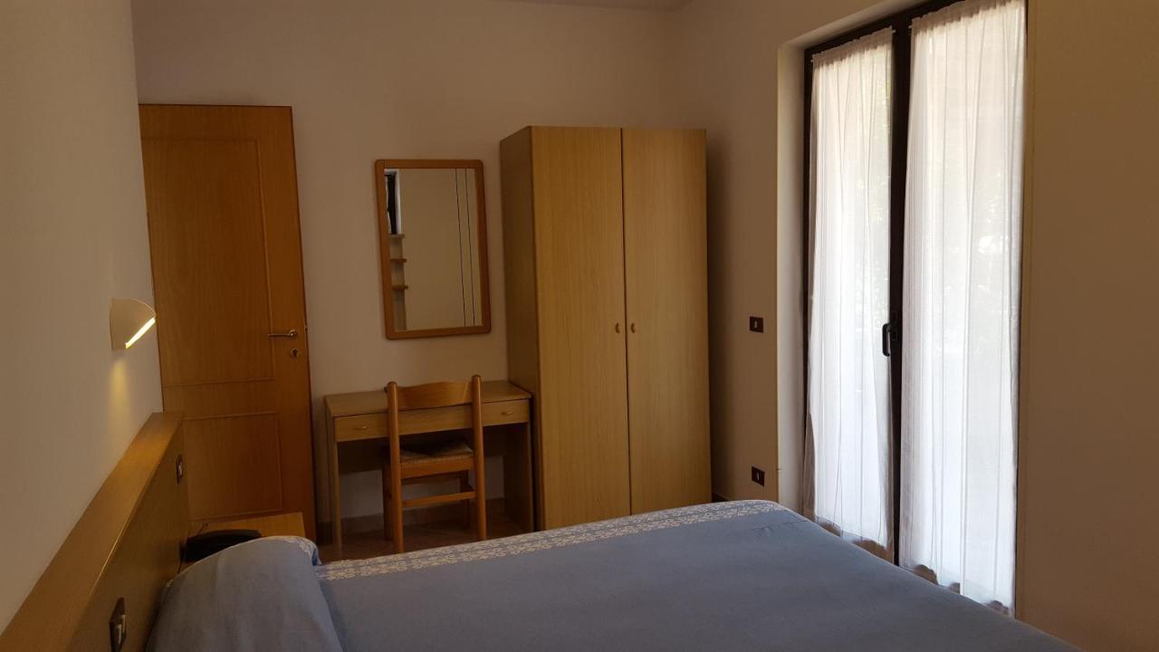 Hotel Pace Brenzone sul Garda Bagian luar foto