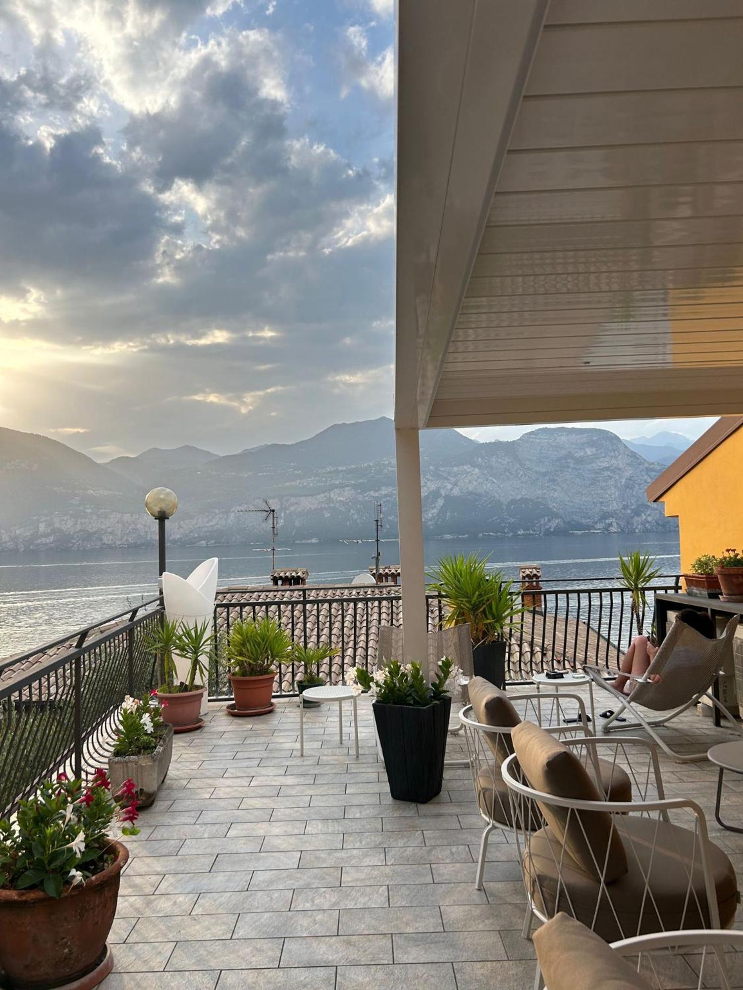 Hotel Pace Brenzone sul Garda Bagian luar foto