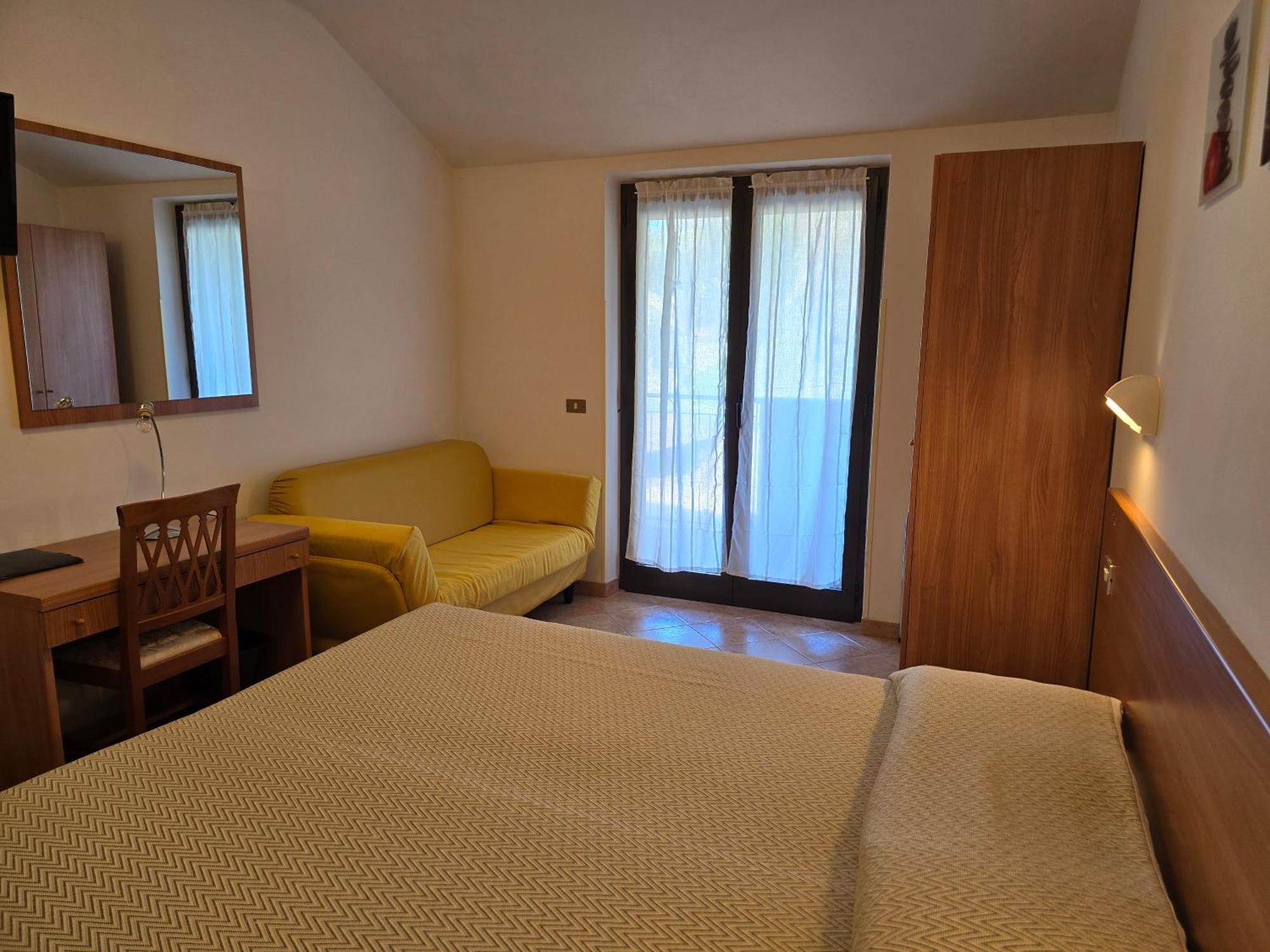Hotel Pace Brenzone sul Garda Bagian luar foto
