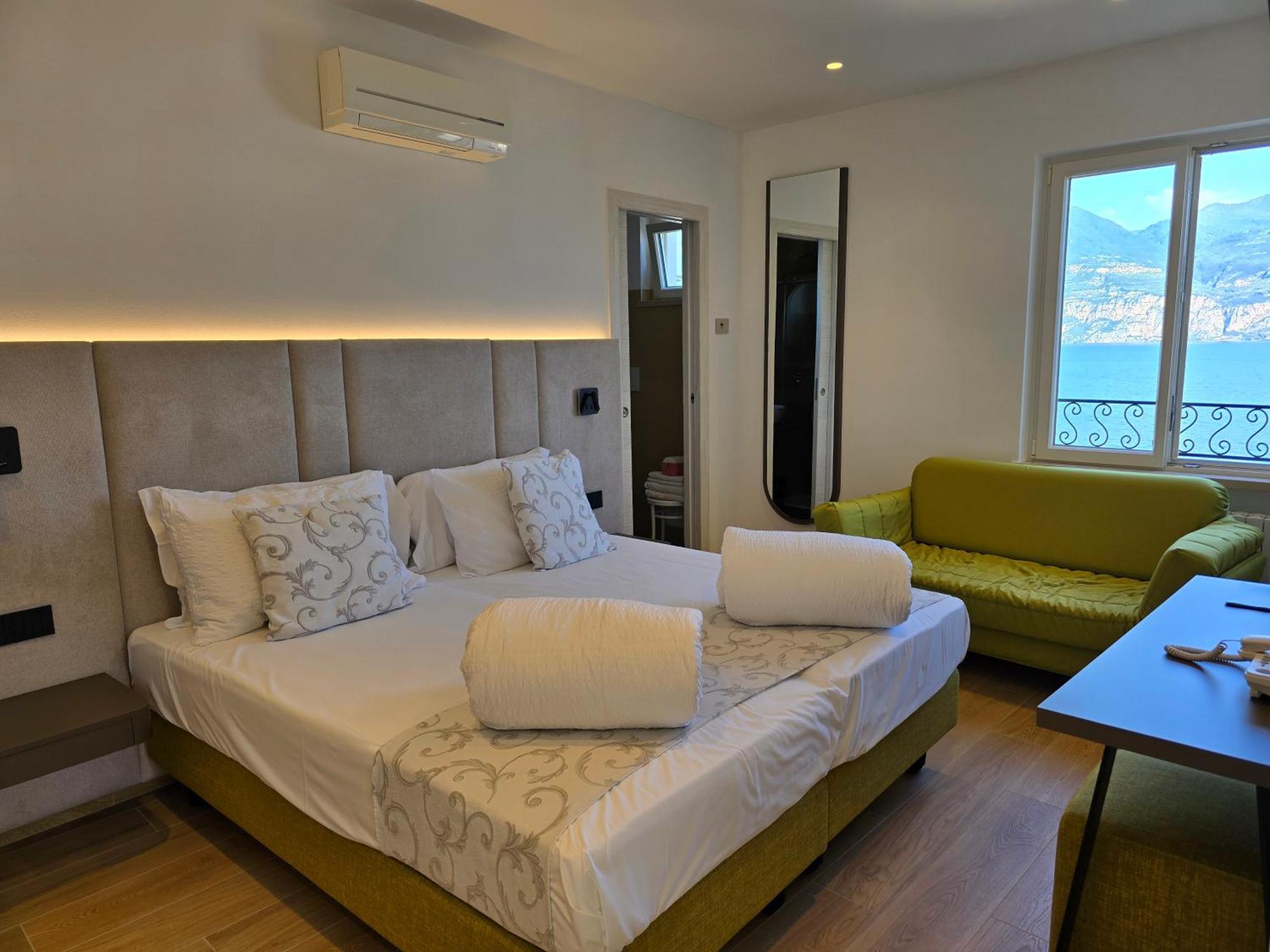 Hotel Pace Brenzone sul Garda Bagian luar foto