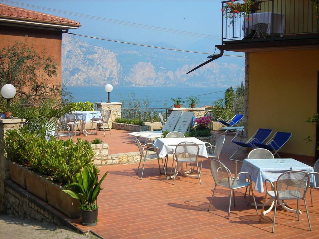 Hotel Pace Brenzone sul Garda Bagian luar foto